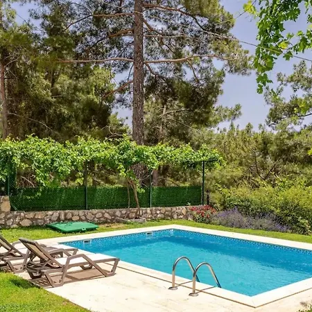 Villa Lycian - Mountain And Sea View With Heated Pool Kemer