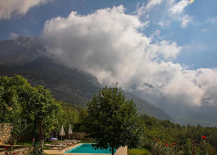 Lycian - Mountain And Sea View With Heated Pool فيلة